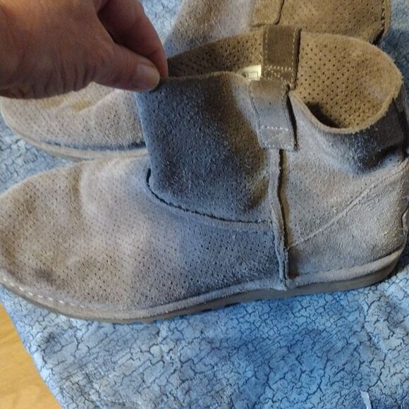 Ugg suede ankle boot - Picture 2 of 6